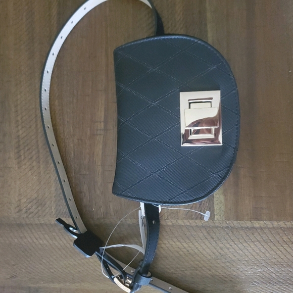 Steve Madden Handbags - NWOT Women's Steve Madden Girl  Belt Waist Bag  bl